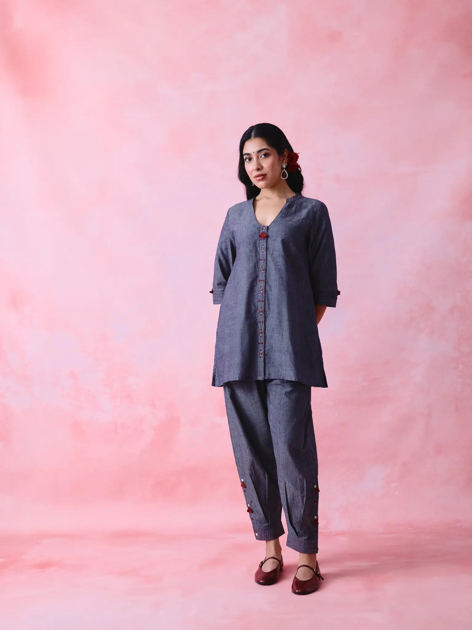 Grey cotton Mangalgiri kurta and pant co-ord with hand embroidery, multicolour buttons and cotton-bell details.