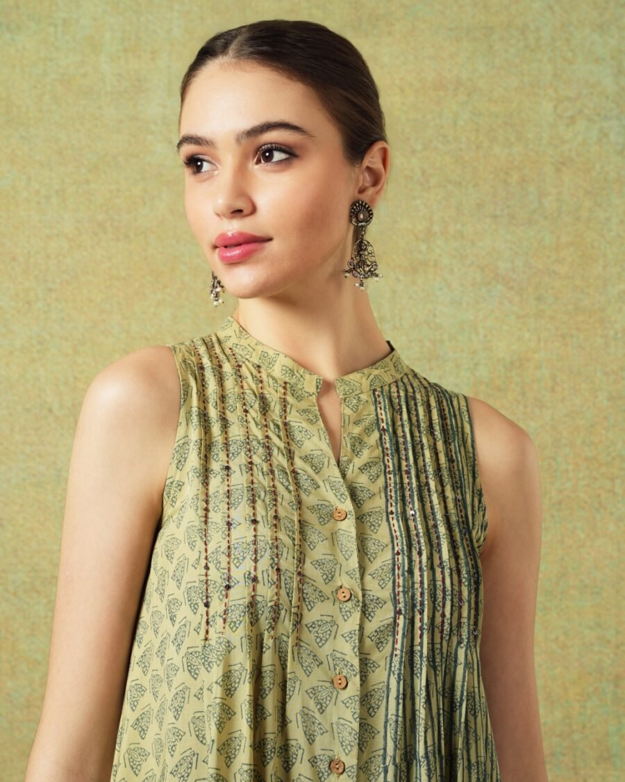 Sleeveless A-line Shirt Dress Green Moth and Stripe Print - Image 5