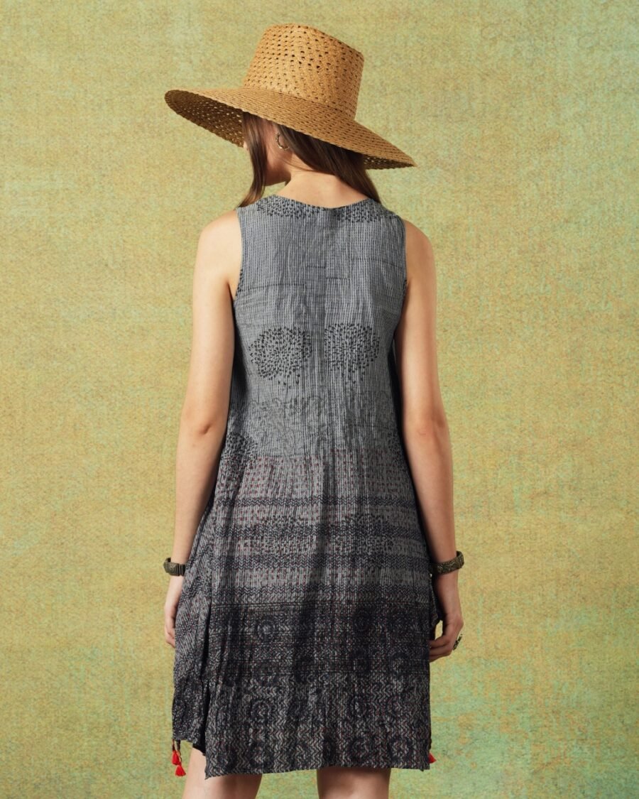 Crinkled Black Grey Breezy Shift Dress Gently Flared Dress - Image 3